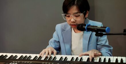 Sambut Hargunas 2024, Kenneth Trevi Rilis Lagu “Guru” dan “Mak Jreng”