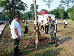 Lestarikan Lingkungan dan Jaga Ekosistem di Area Mabes TNI, Panglima TNI Tanam Pohon dan Tebar Benih Ikan