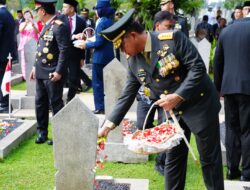 Panglima TNI Hadiri Upacara Peringatan Hari Pahlawan dan Tabur Bunga di TMPNU Kalibata