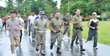 Pjs Bupati Latih 20 Anggota Satpol PP Gelar Joging dan Teori Dasar Beladiri