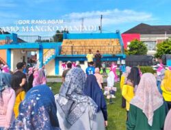 Pjs Bupati Agam Jadi Instruktur Senam pada Olahraga Rutin ASN