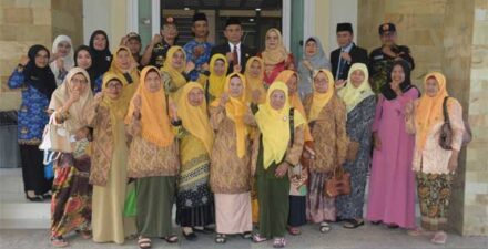 Peringatan Hari Pahlawan, Pjs Bupati Agam Silaturahmi dengan Veteran