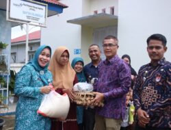 Pemko Payakumbuh Salurkan Bantuan Bagi Keluarga Beresiko Stunting