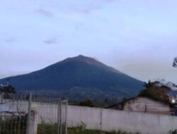 Gunung Kerinci Alami 1.884 Gempa, Waspada Erupsi Mendadak
