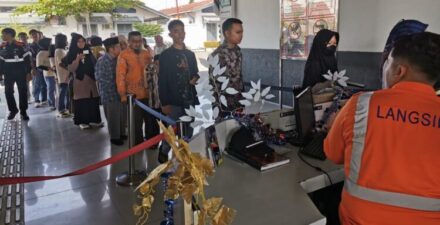 Arus Penumpang Kereta Api Nataru