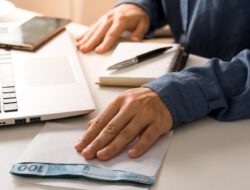 Kenaikan UMP 6,5% Dinilai Tidak Cukup oleh Buruh