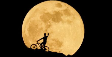 Tahun 2025, Gerhana Bulan Total dan Hujan Meteor Menakjubkan