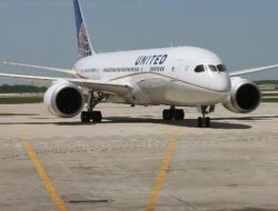 Mayat Ditemukan di Ruang Roda Pesawat United Airlines yang Mendarat di Maui