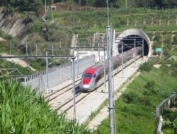 Akses Jalan Stasiun KCJB Karawang Dipercepat Pembangunannya