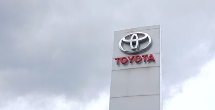 Tantangan Pasar Otomotif 2025, Kenaikan PPN dan Pajak Kendaraan Diperkirakan Meningkatkan Harga Mobil