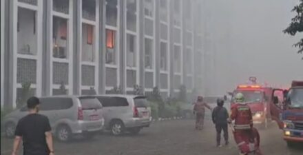 Gedung Rektorat UIN Syarif Hidayatullah