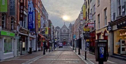Salah satu jalanan di Kota Dublin, Irlandia. Irlandia menawarkan bayaran bagi yang ingin menjadi penduduk baru mereka.