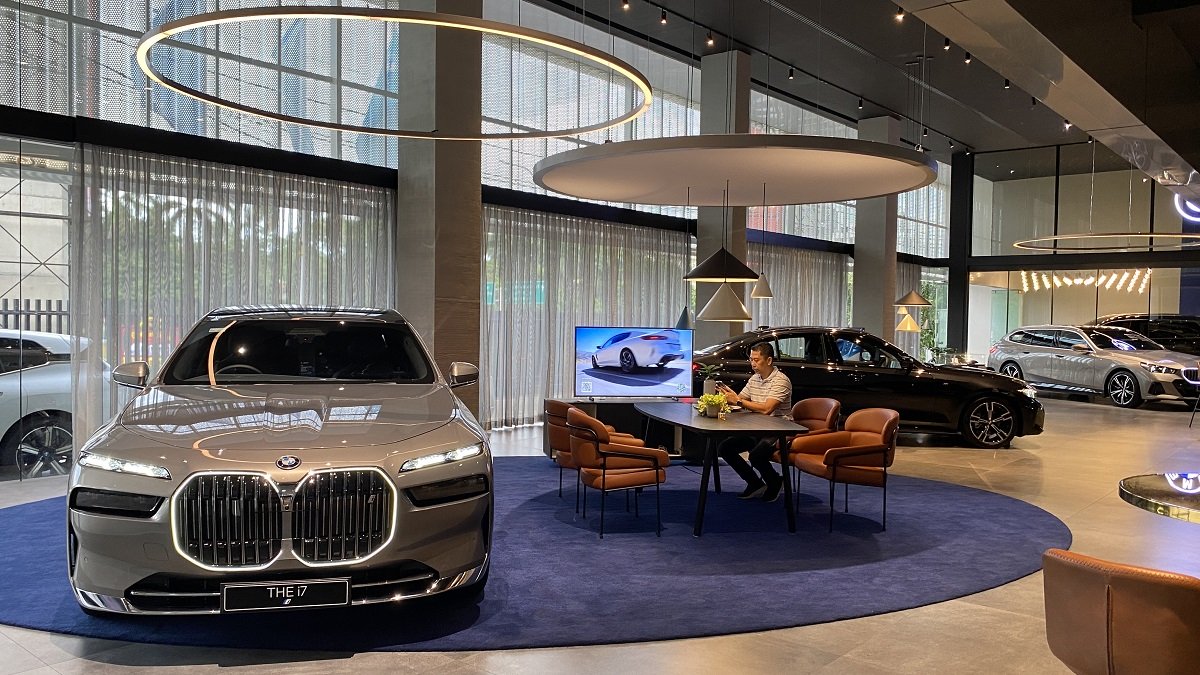BMW Resmikan Diler di Cilandak, Punya Konsep Baru