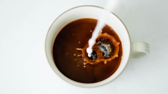 Studi menemukan, kopi susu sekali pun bisa mengurangi tingkat peradangan tubuh.