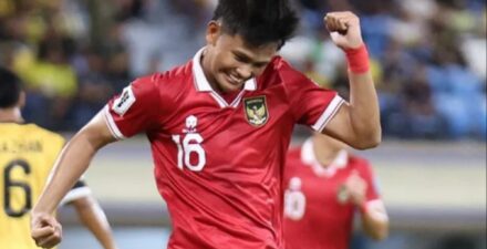 Hokky Caraka kala membela Timnas Indonesia.