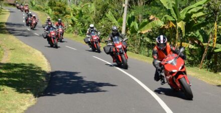 Tips Aman dan Nyaman Touring Motor saat Liburan Nataru 2024-2025