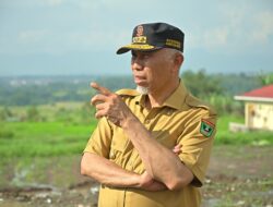 Gubernur Mahyeldi Perintahkan Seluruh OPD Terkait Respons Cepat Penanganan Banjir di Pessel