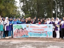 150 Kader Posyandu UPTD Puskesmas Sikapak Ikuti Jambore Kesehatan di Pantai Kata Kota Pariaman