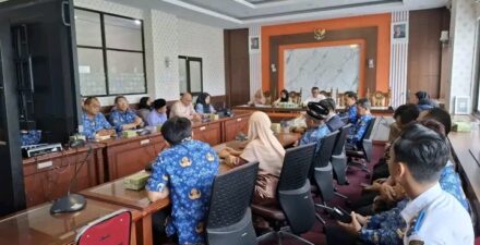 Pj Sekda Kota Pariaman Pimpin Rapat Penyusunan Program Pembangunan dan Rencana Umum Pengadaan Tahun 2025