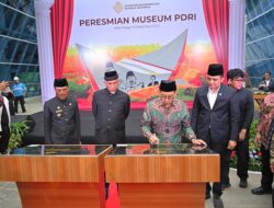 Simbol Bela Negara, Gubernur Mahyeldi Dampingi Menbud Fadli Zon Saat Resmikan Museum PDRI di Koto Tinggi