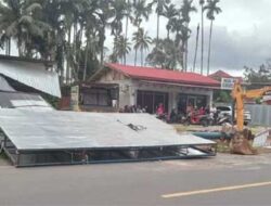 Billboard Besar Roboh, 34 Rumah Rusak Akibat Angin Kencang di Solok Selatan