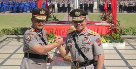 Tradisi Farewell Parade Warnai Serah Terima Jabatan Kapolda Sumbar