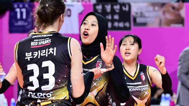 Red Sparks vs Pink Spiders