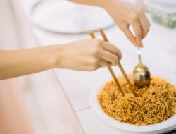 Mi Instan dan Kombinasinya yang Bisa Merugikan Kesehatan