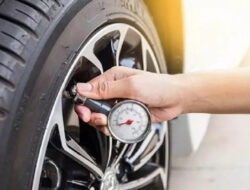 Mitos Tekanan Ban Rendah di Musim Hujan Bukan Solusi Aman