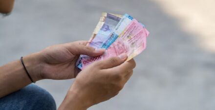 Daftar Pinjaman Online Resmi OJK yang Mudah Disetujui Januari 2025