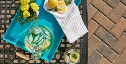 Air lemon, salah satu minuman rendah kalori untuk turunkan berat badan.
