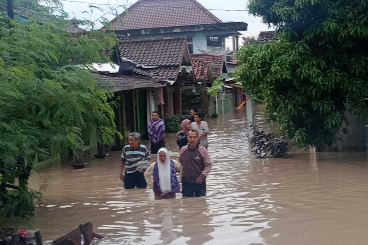 Hujan Deras Sebabkan Banjir