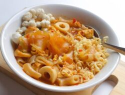 Seblak dan Bakso Diduga Sebabkan Anemia pada 9.000 Remaja Putri di Karawang