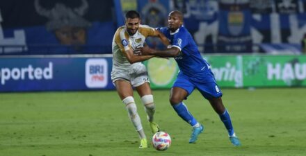 Legiun asing Persib Bandung Gervane Kastaneer bicara perbedaan sepakbola Eropa dengan Indonesia