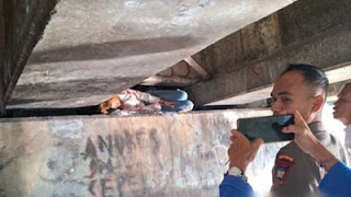 Satpol PP Amankan Remaja yang Tidur di Bawah Jembatan