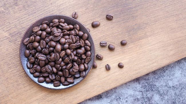 Biji kopi yang tidak segar bisa menurunkan kualitas cita rasa hasil seduhan, ini ciri-cirinya.