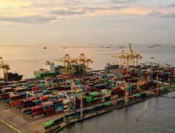 TPK Semarang Tingkatkan Kapasitas, Pelindo Terminal Petikemas Datangkan Alat Bongkar Muat Baru