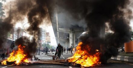 Warga Tolak Eksekusi Ruko