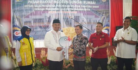 Pasar Modern Dharmasraya di Sungai Rumbai