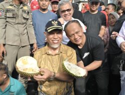 Pemprov Sumbar Warnai Pelaksanaan CFD dengan Festival “Makan Durian Basamo”