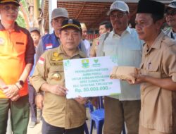 Gubernur Jambi Serahkan Bantuan Korban Sosial Kebakaran