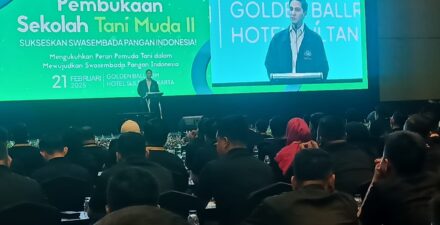 Ketua Umum DPP Pemuda Tani Indonesia membuka secara resmi kegiatan Sekolah Tani Muda II yang diselenggarakan di Hotel Sultan, Jakarta, pada Jumat (21/2/2025).