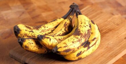Pisang, salah satu makanan yang disebutkan dalam Al-Qur'an.