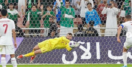 Maarten Paes berpotensi absen di laga Timnas Indonesia vs Bahrain.
