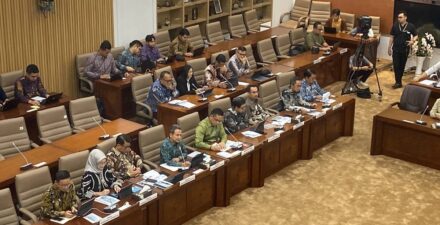 Rapat Kerja Komisi VI DPR RI dengan Pertamina.