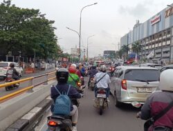 Tips Berkendara Aman di Tengah Kemacetan, Tetap Tenang dan Fokus!