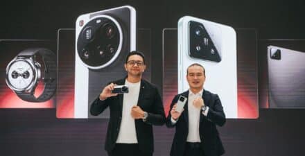 Marketing Director Xiaomi Indonesia Andi Renreng (kiri) dan Xiaomi Country Director Wentao Zhou (kanan) pada peluncuran Xiaomi 15 Series, 13 Maret 2025.