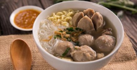 Resep Bakso Sapi Rumahan, Olahan Lezat dari Daging Kurban