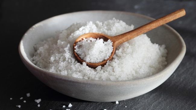 Cermati sejumlah tanda yang muncul jika Anda terlalu banyak asupan garam.