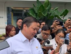 Menko Airlangga Soal Rupiah Melemah, Naik Turun Itu Hal Biasa